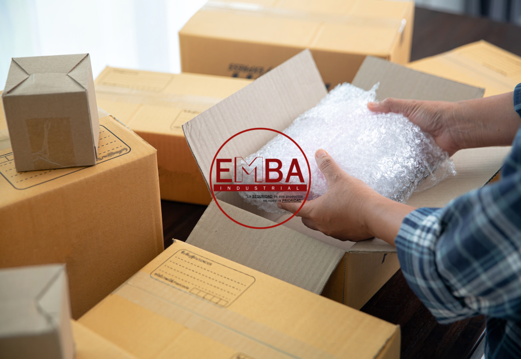 vista-cerca-caja-envio